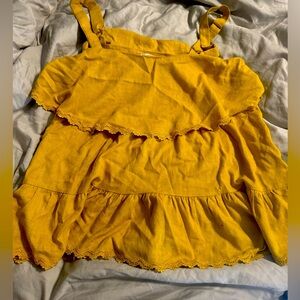 Women’s EUC Size XL White Birch Pullover Tank Top Tiered Ruffles Mustard Yellow
